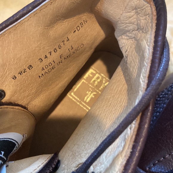 FRYE Women’s ankle lace up bootie ! NEW! Never worn! - Picture 2 of 5